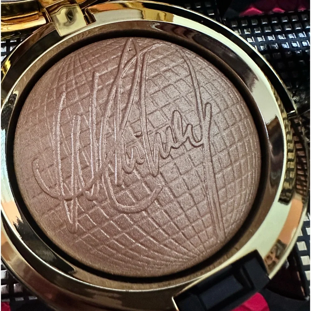 MAC🖌️WHITNEY HOUSTON Extra Dimension Skinfinish Highlighter. LIMITED EDITION. - Picture 4 of 10